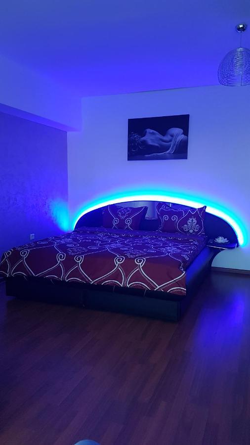 Relax 2 Central Apartment Bacau Bagian luar foto